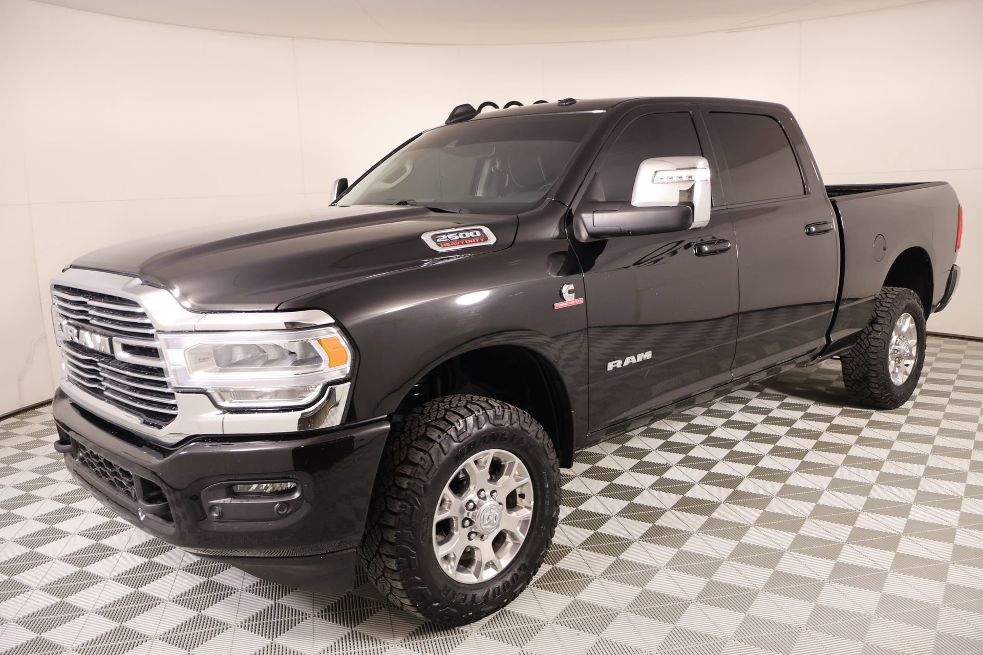 Used 2024 RAM 2500 Laramie w/ Safety Group AWD/4WD image 11