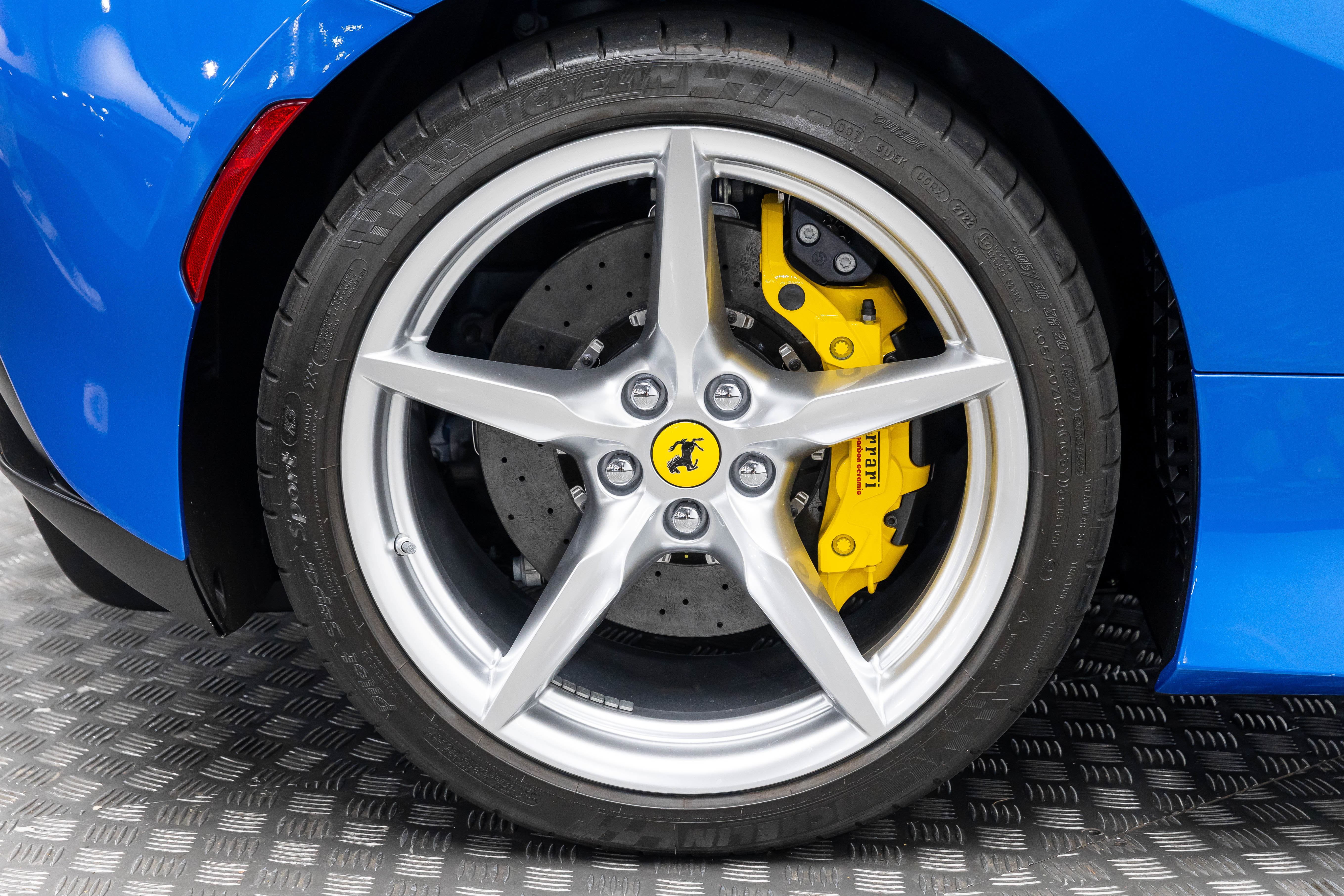 Certified 2023 Ferrari F8 Tributo RWD image 54