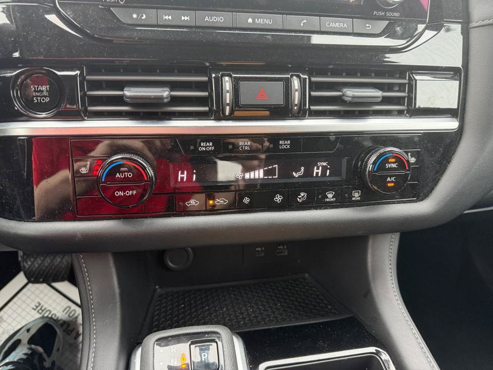 Used 2025 Nissan Pathfinder SV FWD image 18