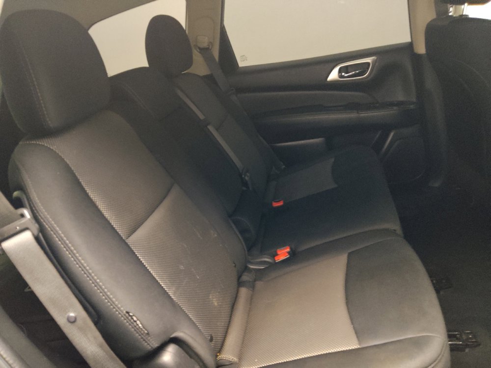 Used 2020 Nissan Pathfinder S image 19