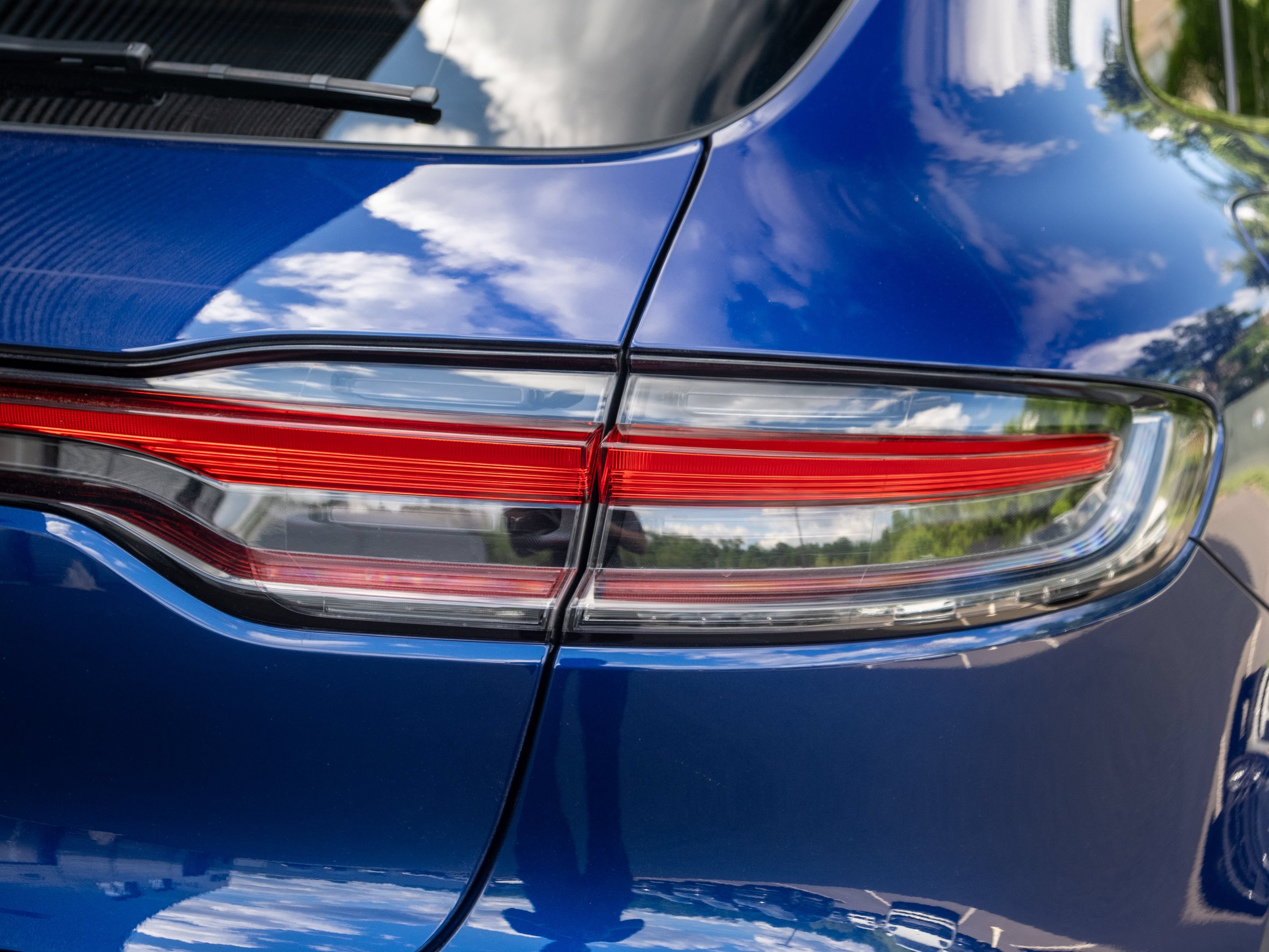 Certified 2024 Porsche Macan AWD/4WD image 20