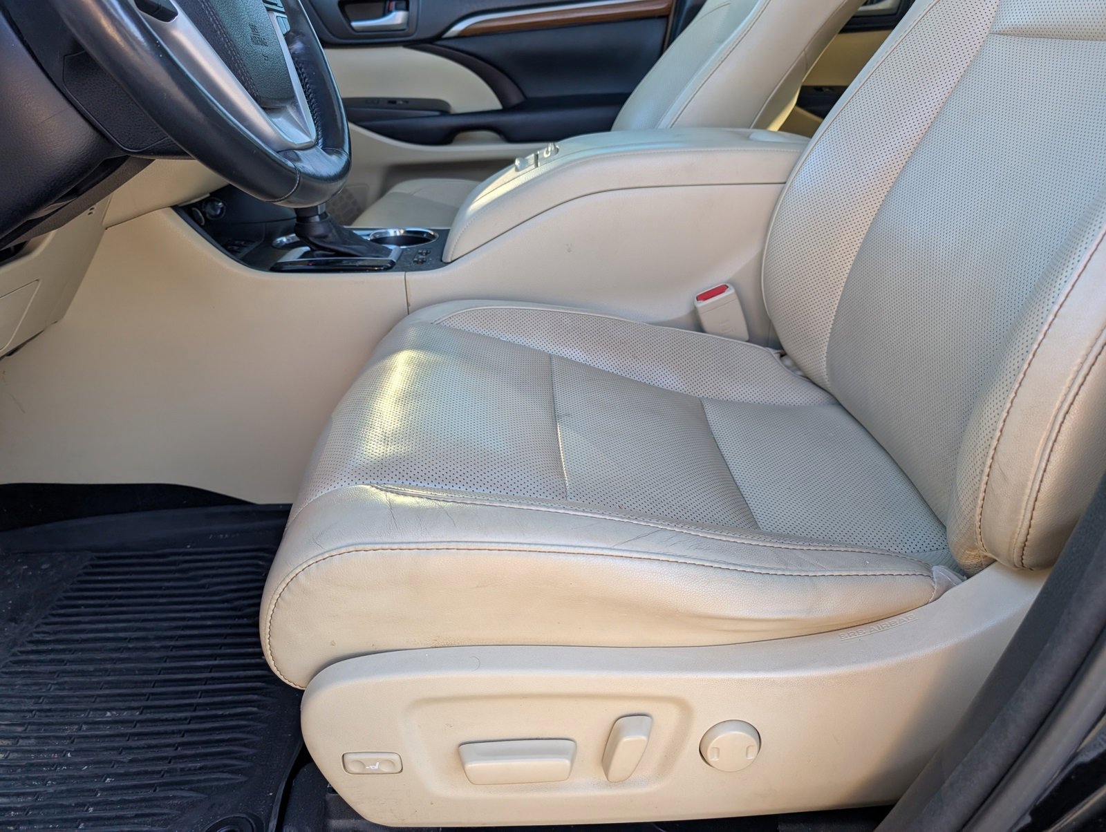 Used 2017 Toyota Highlander Limited Platinum image 6