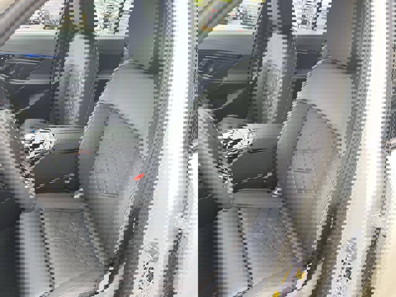 Used 2025 BMW i5 M60 w/ Premium Package image 14