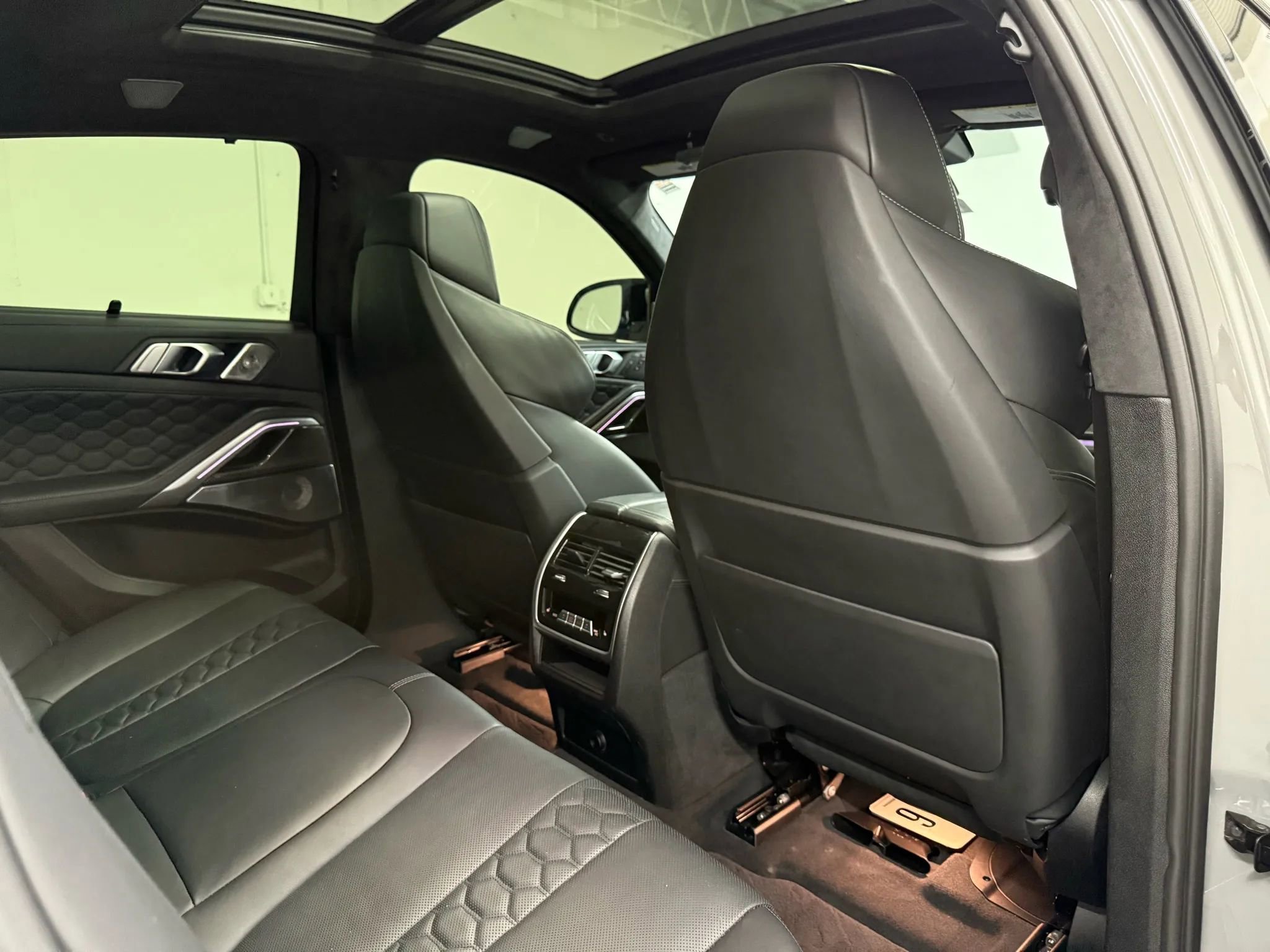 Used 2021 BMW X6 M w/ Competition Package image 30