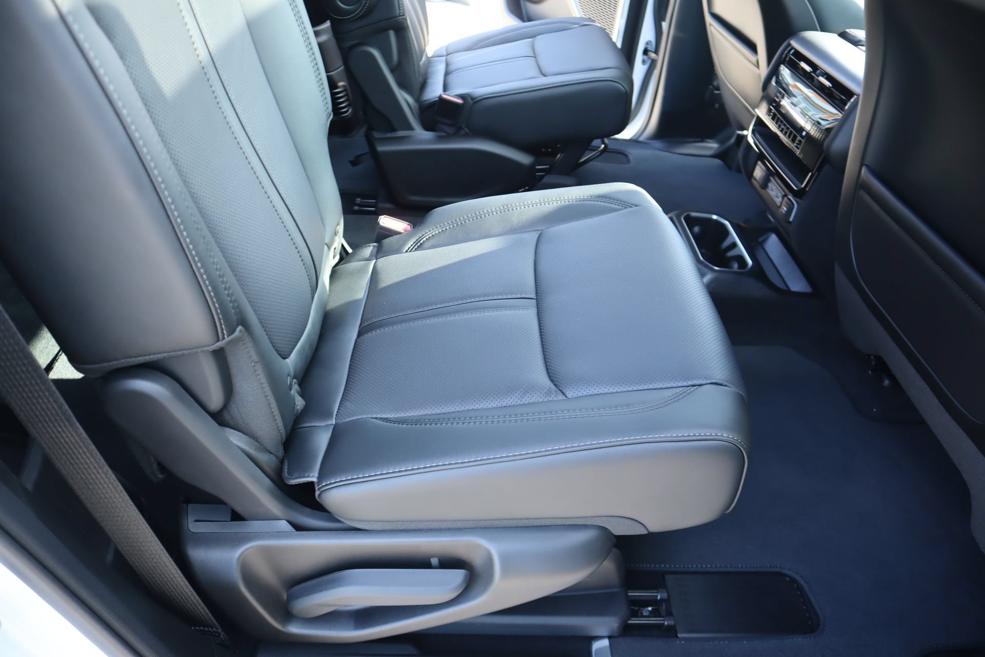 New 2026 Jeep Grand Wagoneer L Limited AWD/4WD image 16