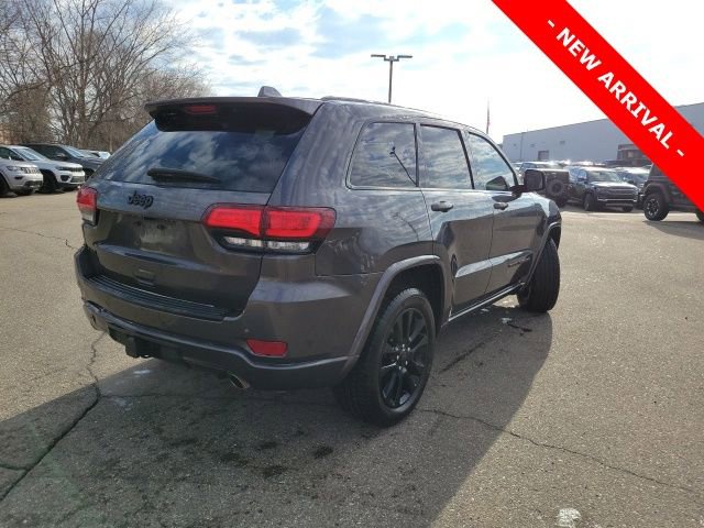 Used 2018 Jeep Grand Cherokee Altitude image 3