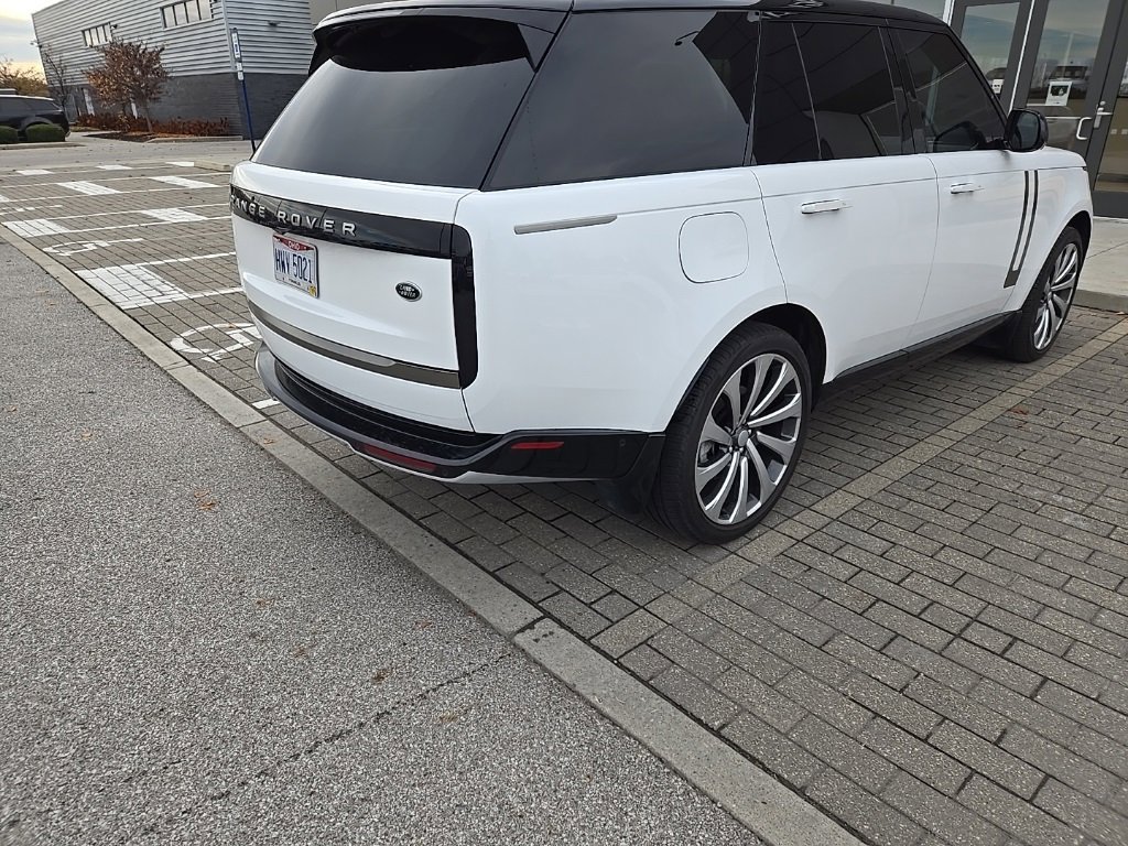 Used 2023 Land Rover Range Rover SE image 6