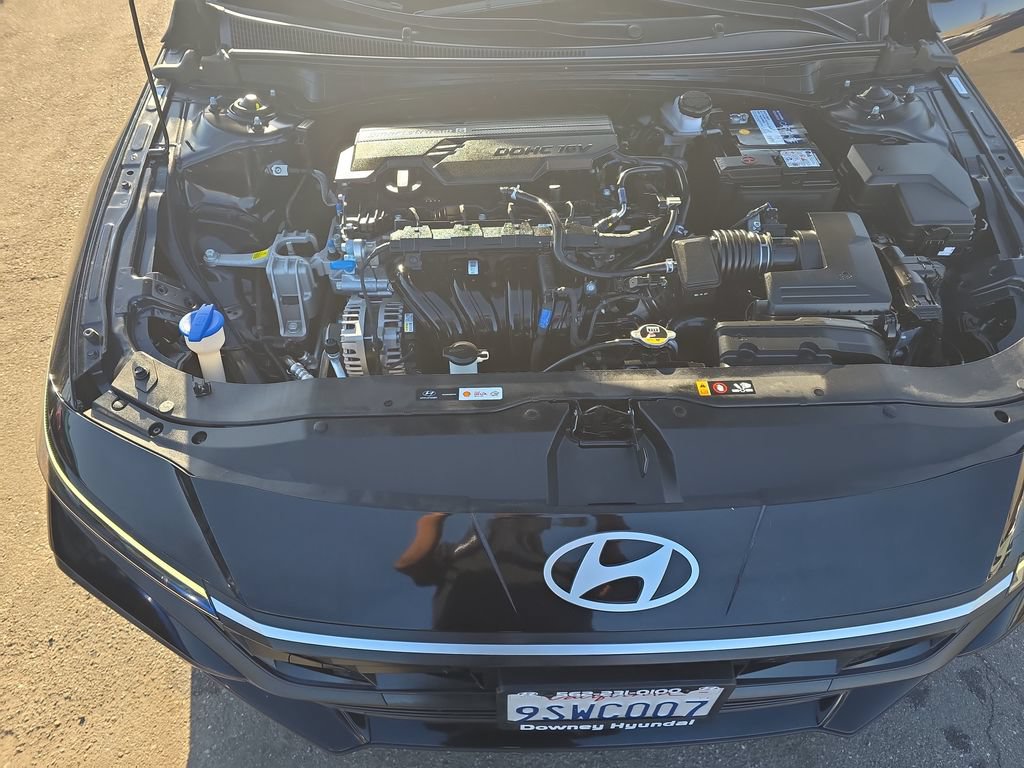 Used 2025 Hyundai Elantra Sport FWD image 19