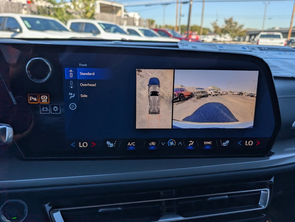 New 2027 Chevrolet Traverse LT w/ Driver Confidence Package FWD image 22