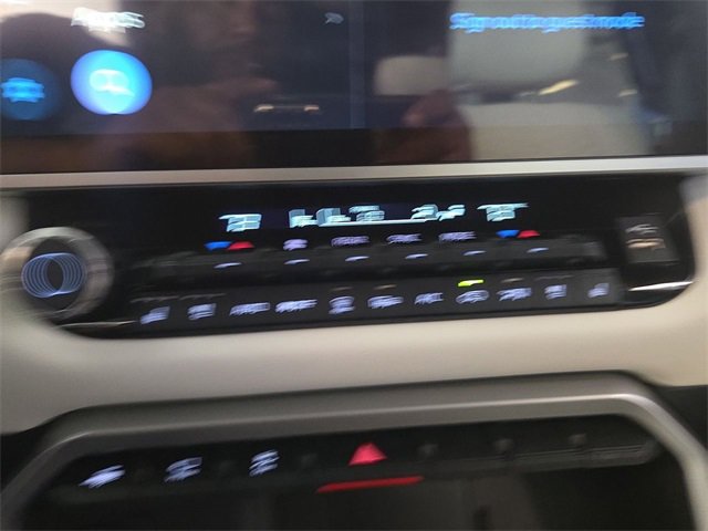 Used 2025 Toyota Sequoia Capstone image 19