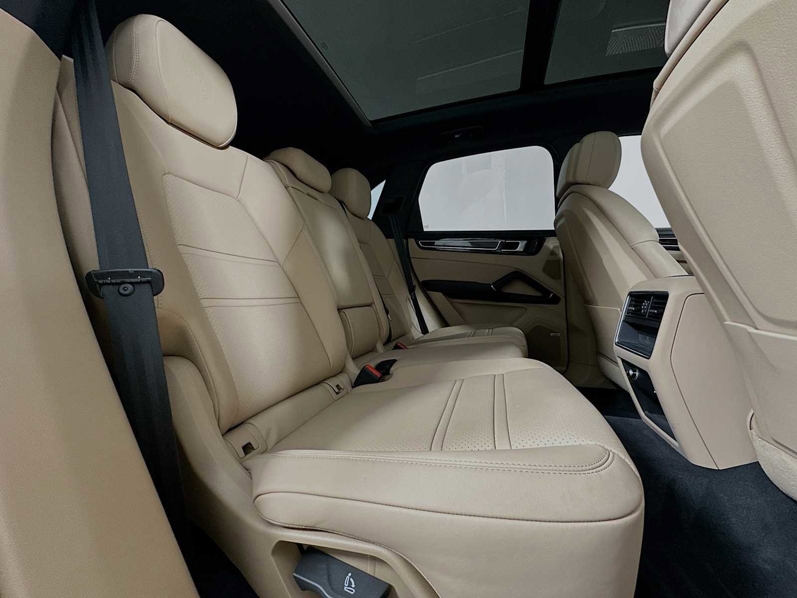 Certified 2022 Porsche Cayenne E-Hybrid image 28