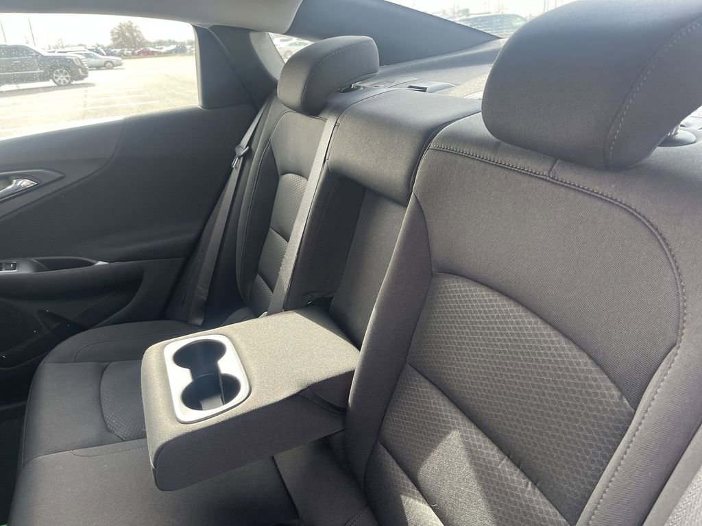 Used 2025 Chevrolet Malibu LT image 36