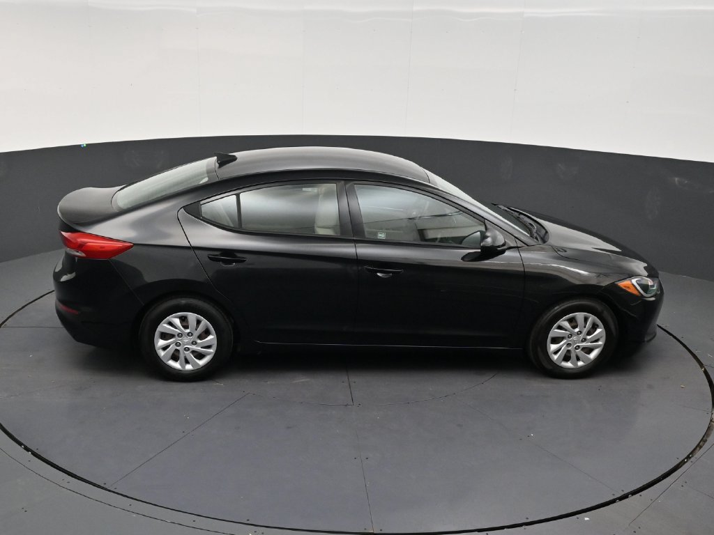 Used 2017 Hyundai Elantra SE FWD image 16