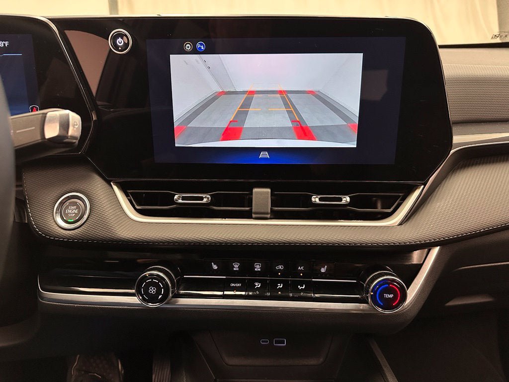 Used 2026 Chevrolet Equinox LT FWD image 8