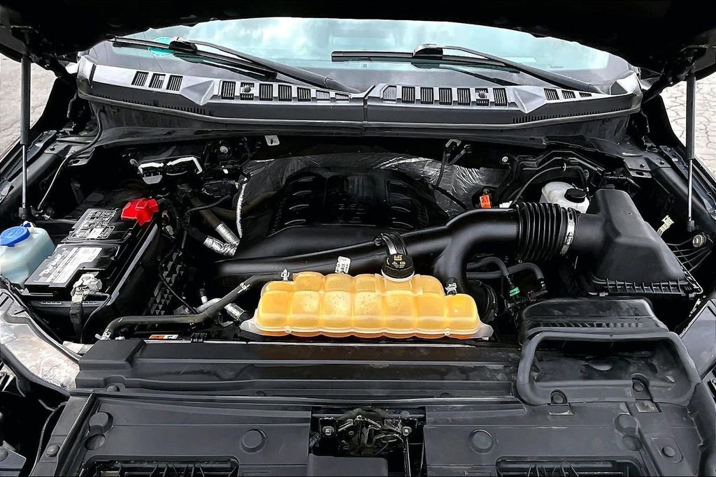 Used 2016 Ford F150 Limited image 5