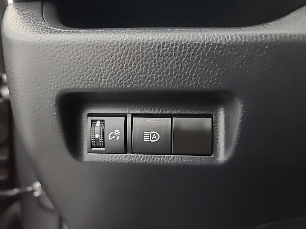 Used 2023 Toyota RAV4 LE AWD/4WD image 28