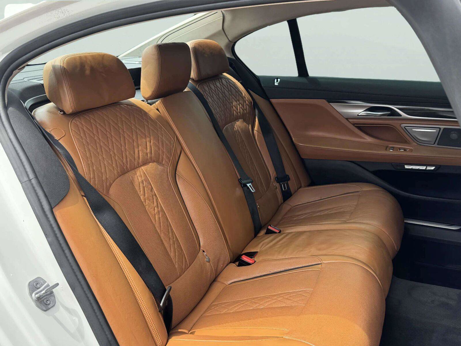 Used 2016 BMW 750i xDrive AWD/4WD image 40