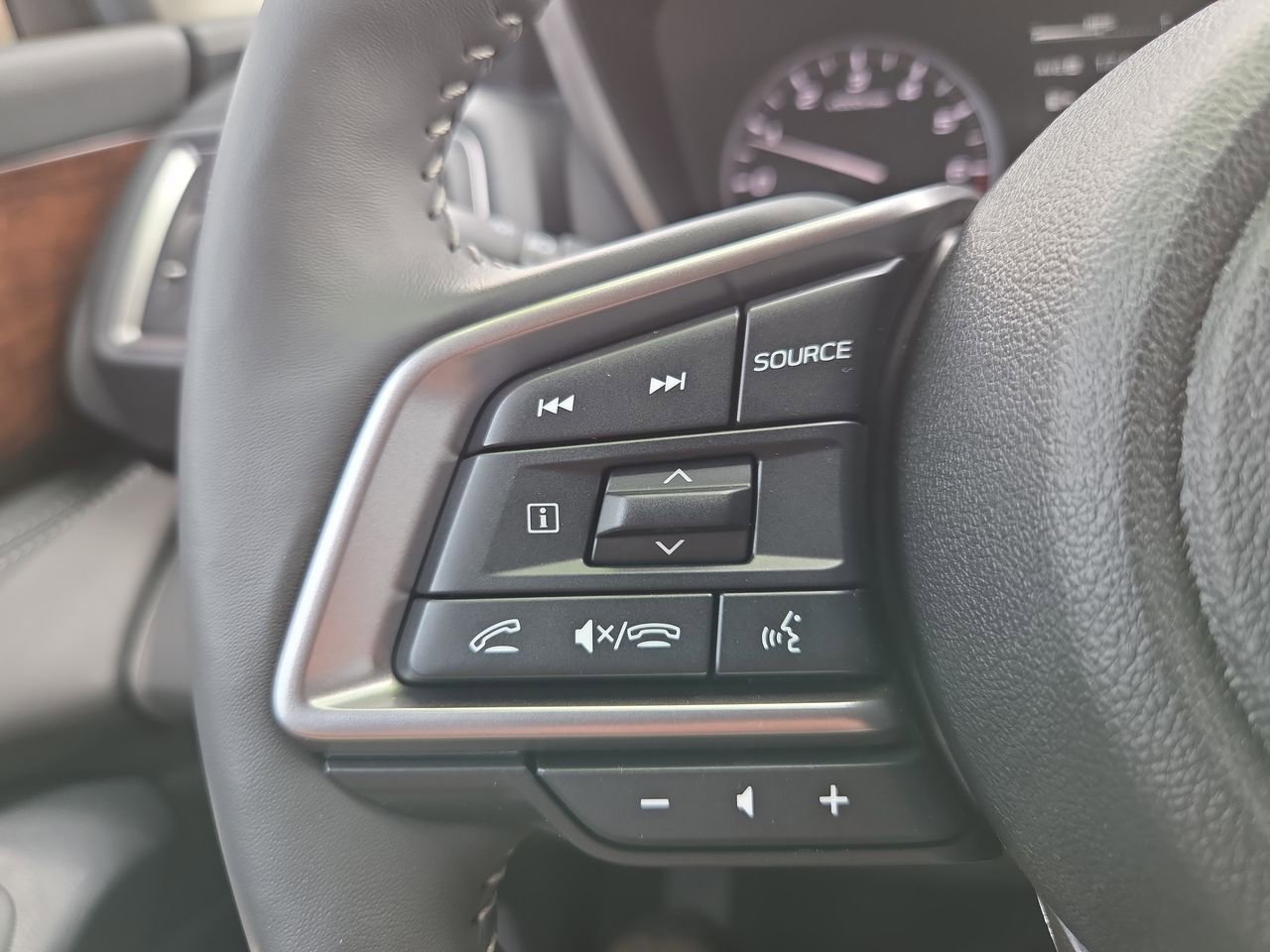 Certified 2025 Subaru Ascent Touring AWD/4WD image 33