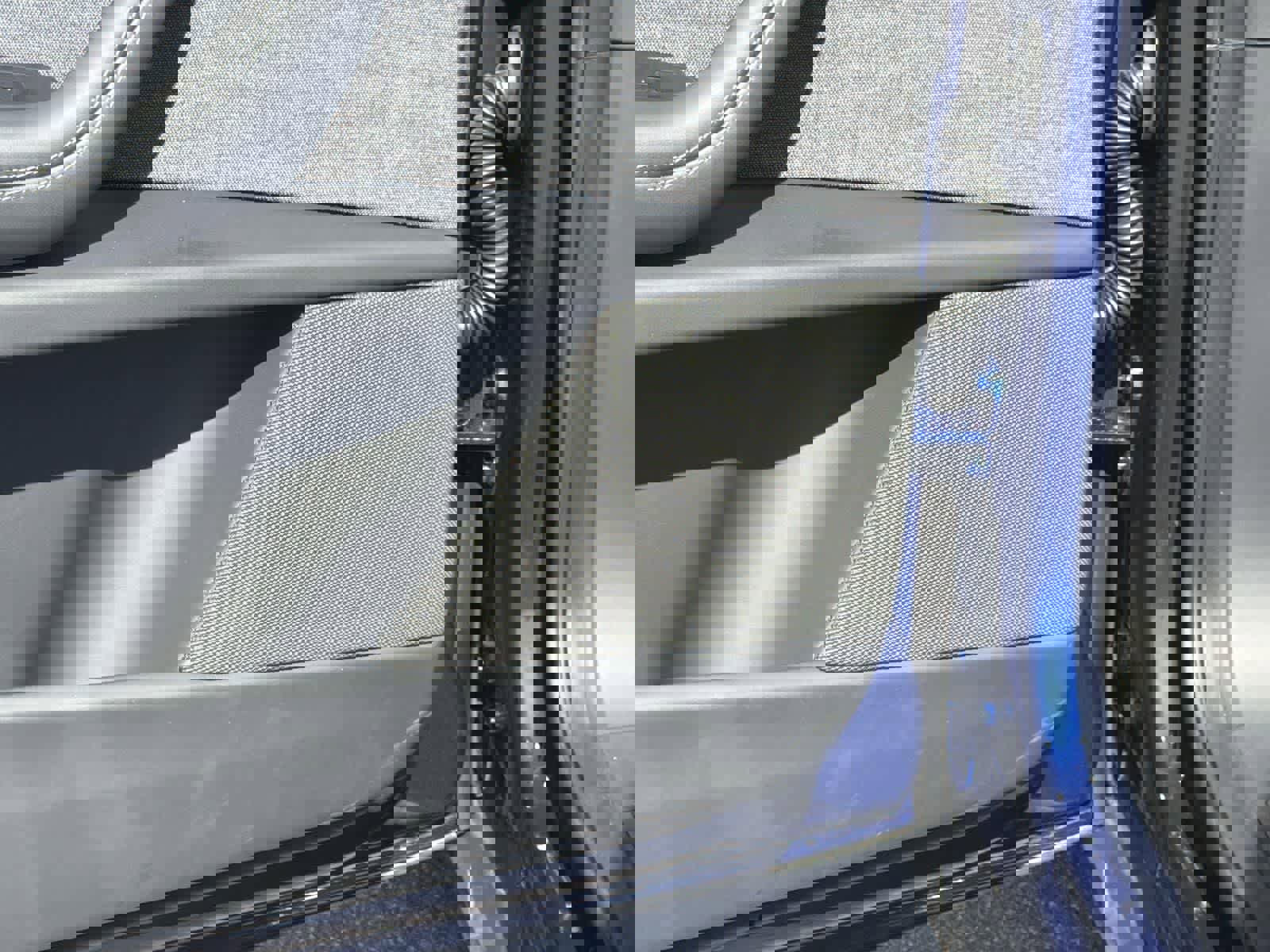 Used 2025 Tesla Model X image 24