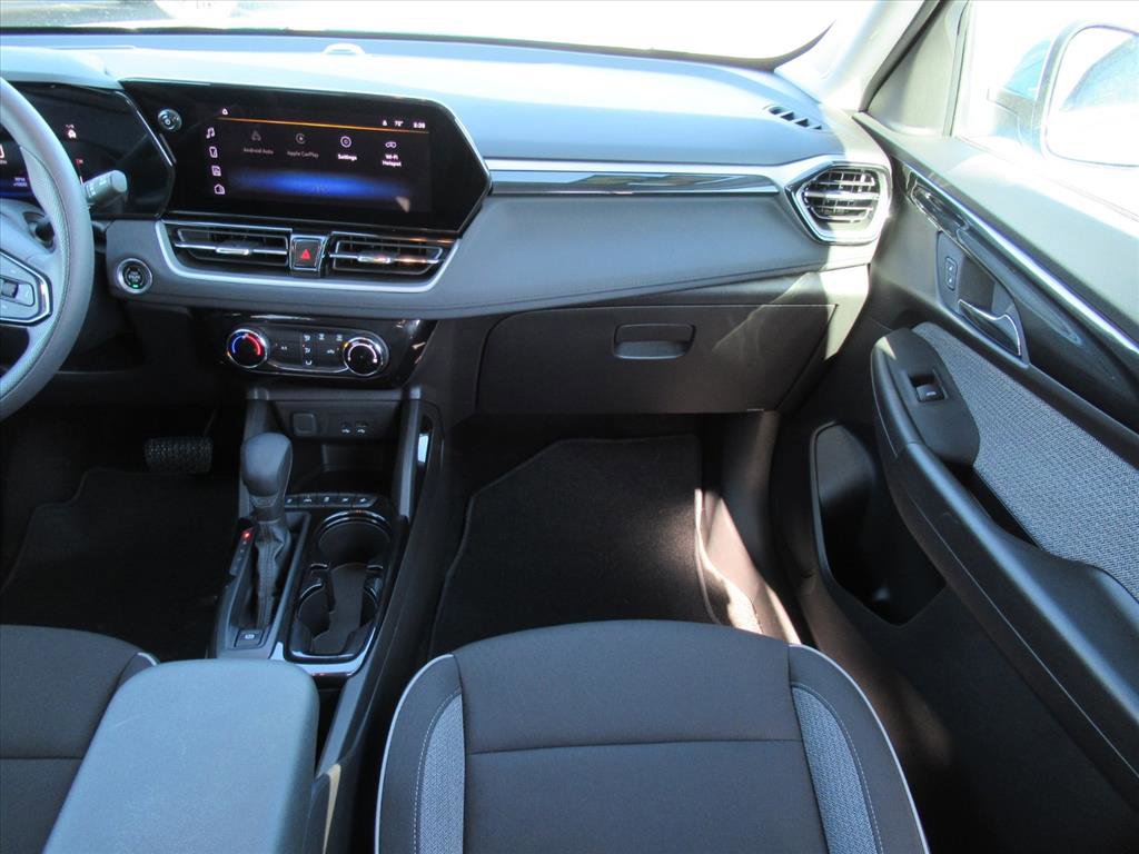 Used 2025 Chevrolet TrailBlazer LT w/ Driver Confidence Package image 13