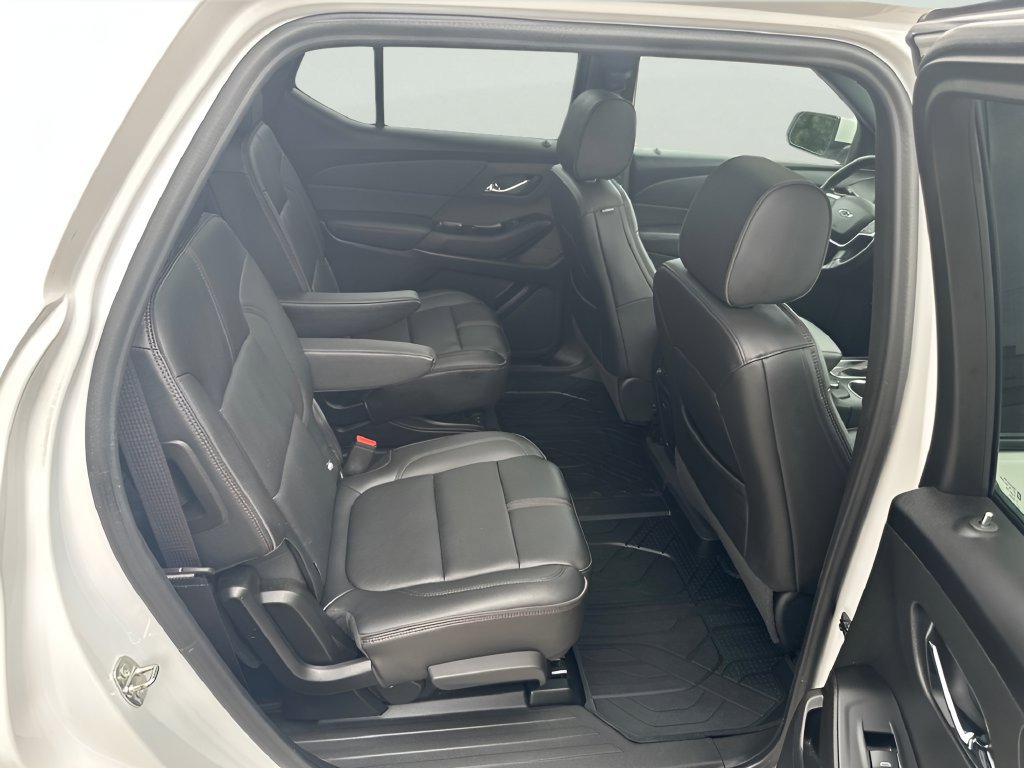Used 2023 Chevrolet Traverse RS AWD/4WD image 21