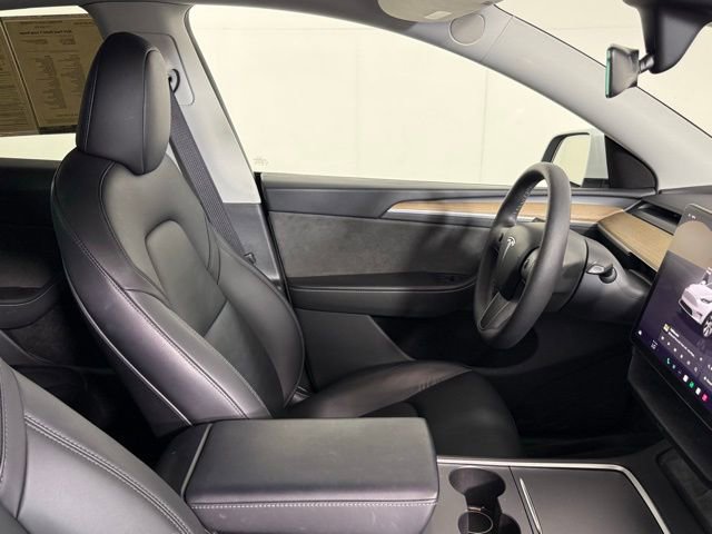 Used 2024 Tesla Model Y Long Range AWD/4WD image 32