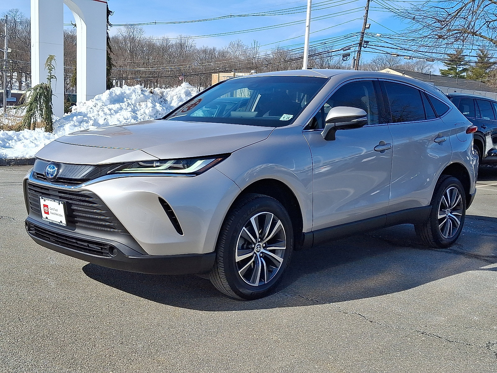 Certified 2023 Toyota Venza LE image 3