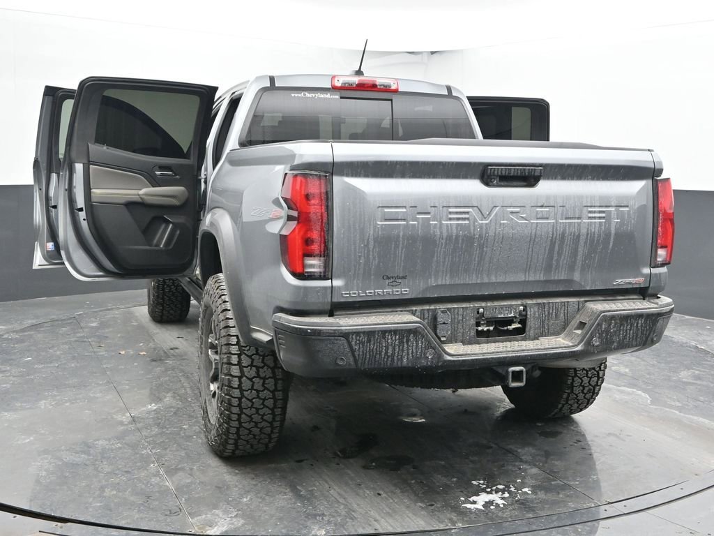 Used 2024 Chevrolet Colorado ZR2 w/ ZR2 Convenience Package III image 56