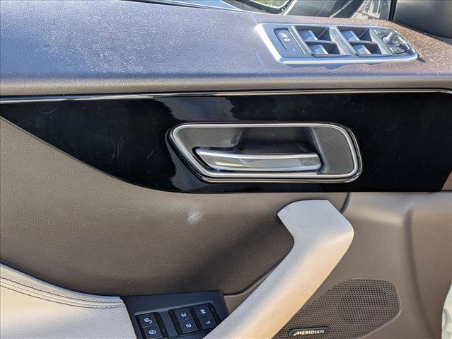 Used 2020 Jaguar F-PACE Prestige image 7