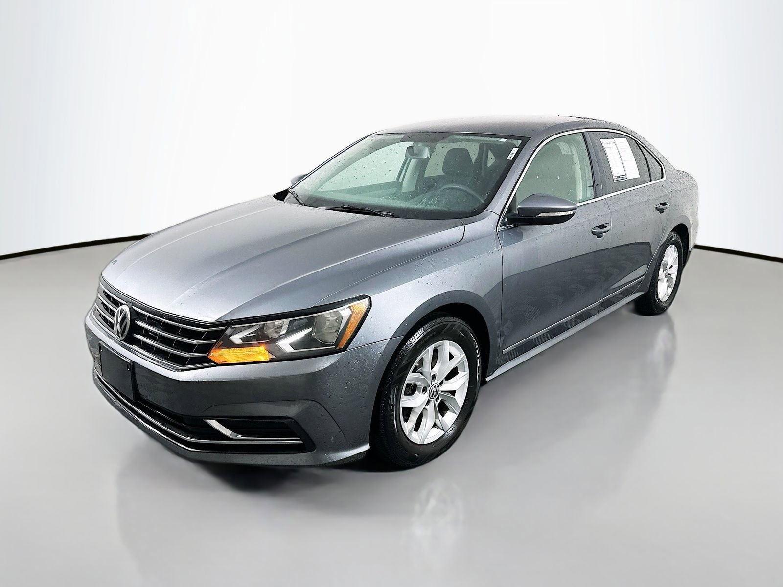 Used 2017 Volkswagen Passat 1.8T S FWD image 3