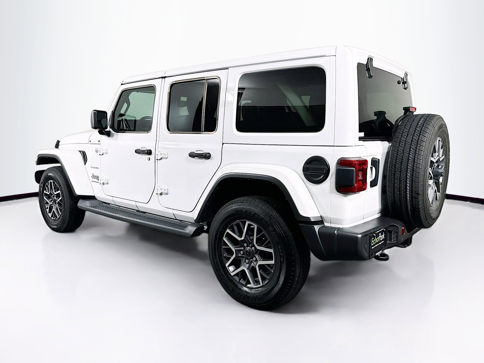 Used 2024 Jeep Wrangler Sahara w/ Technology Group image 5