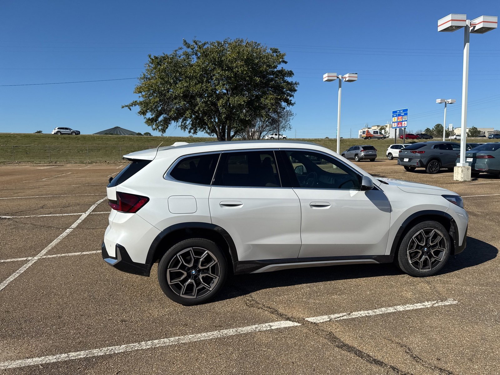 Certified 2023 BMW X1 xDrive28i w/ Premium Package image 5