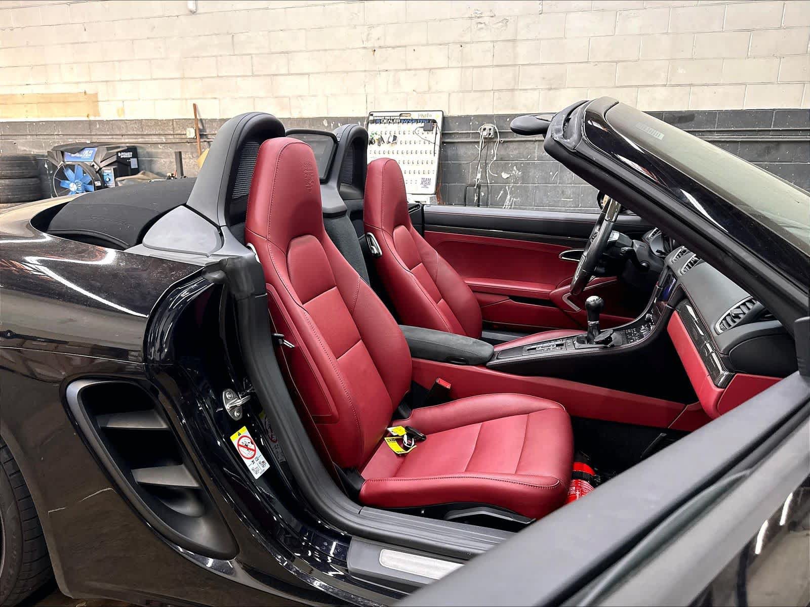 Used 2024 Porsche 718 Boxster RWD image 10