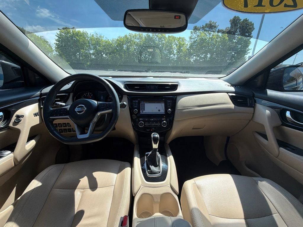 Used 2017 Nissan Rogue SL w/ SL Premium Package AWD/4WD image 12