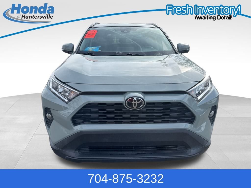Used 2020 Toyota RAV4 XLE image 3
