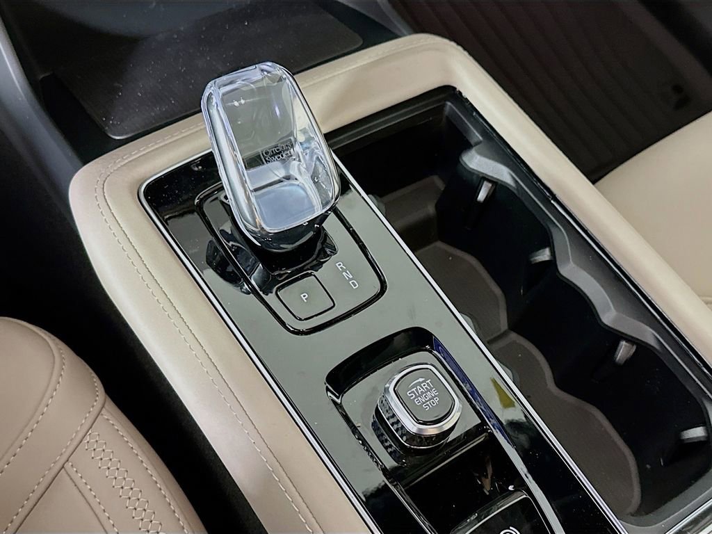 Used 2026 Volvo XC90 B6 Plus w/ Protection Package Premier image 22