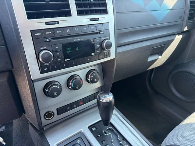 Used 2007 Dodge Nitro SXT AWD/4WD image 16
