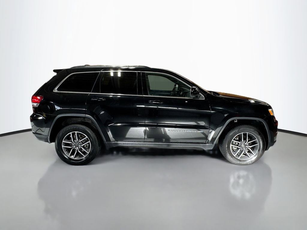 Used 2020 Jeep Grand Cherokee Laredo w/ Security & Convenience Group image 5