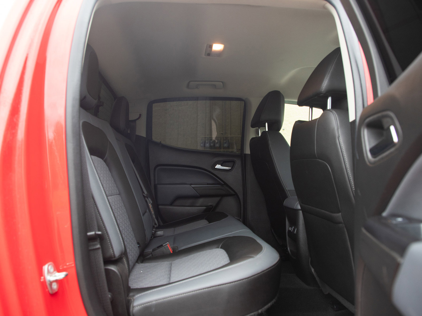 Used 2017 Chevrolet Colorado Z71 AWD/4WD image 12