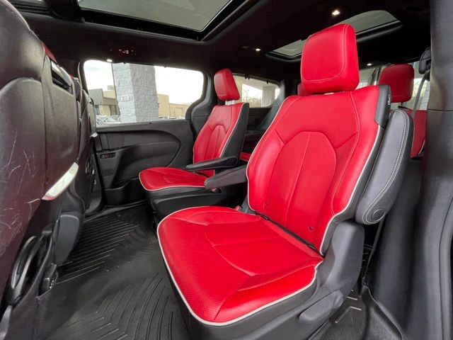 Used 2020 Chrysler Pacifica Limited w/ Quick Oder Package 2EV RED-S FWD image 27