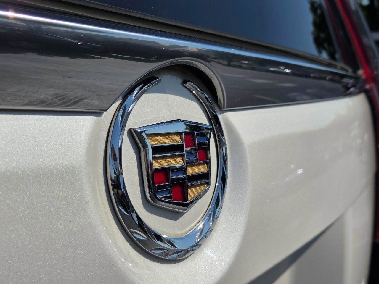 Used 2015 Cadillac Escalade Luxury RWD image 8