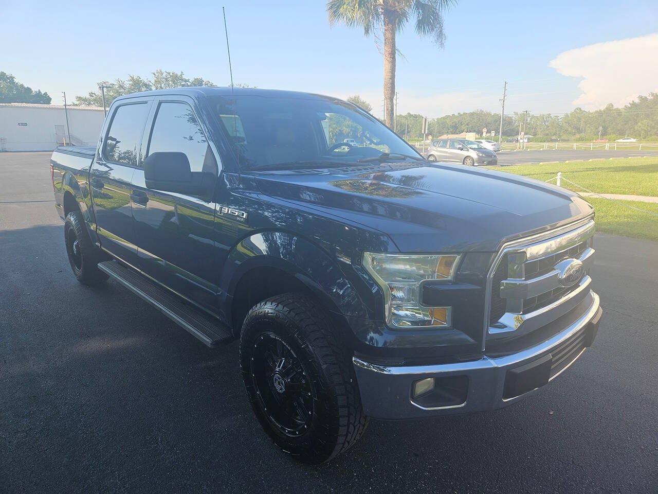 Used 2015 Ford F150 XLT RWD image 9