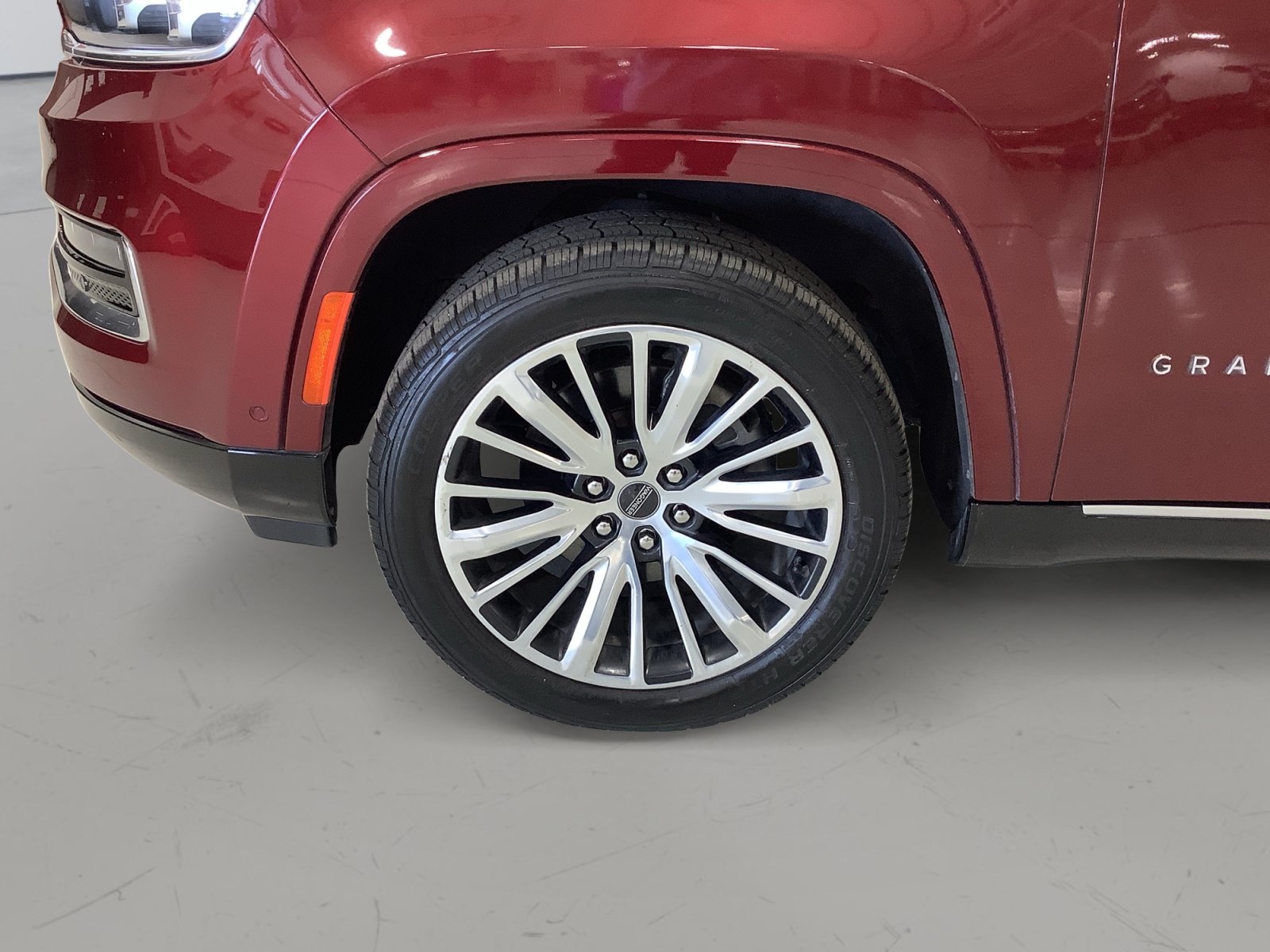 Used 2022 Jeep Grand Wagoneer Series III AWD/4WD image 9
