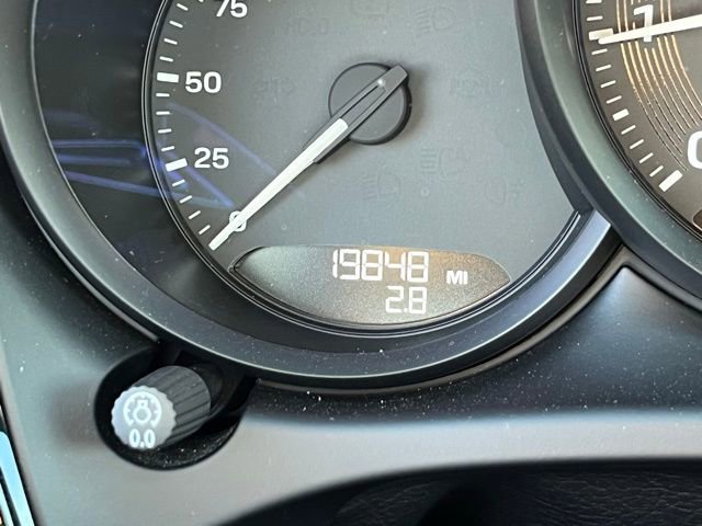 Used 2024 Porsche Macan image 25