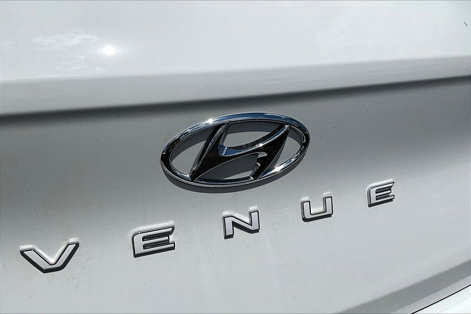 New 2026 Hyundai Venue SEL FWD image 14