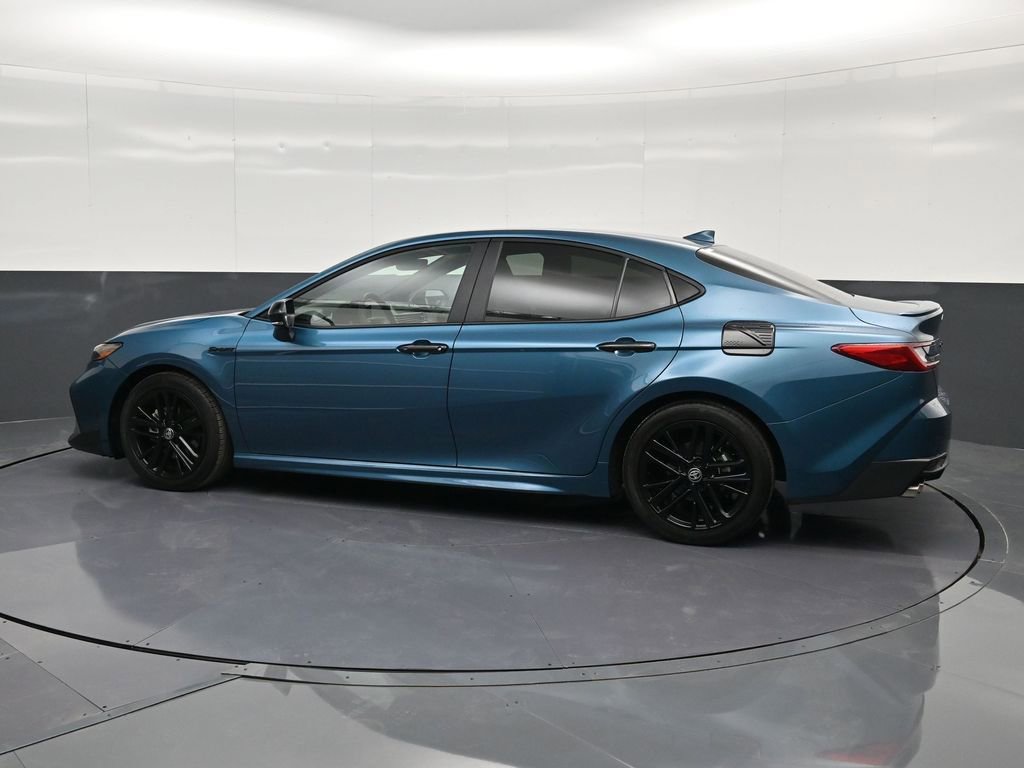 Used 2025 Toyota Camry SE w/ Convenience Package image 8