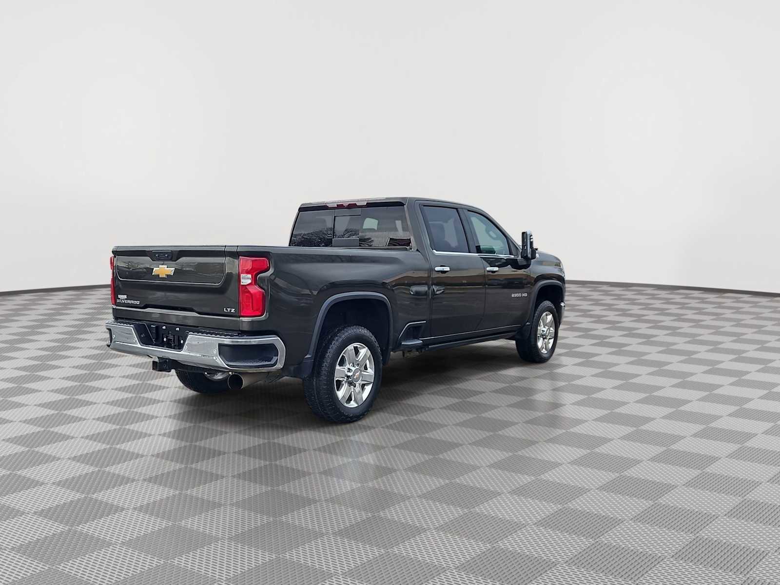 Used 2022 Chevrolet Silverado 2500 LTZ w/ LTZ Convenience Package image 8