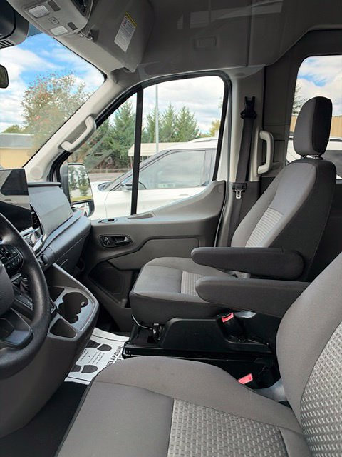 Used 2025 Ford Transit 350 XLT RWD image 2