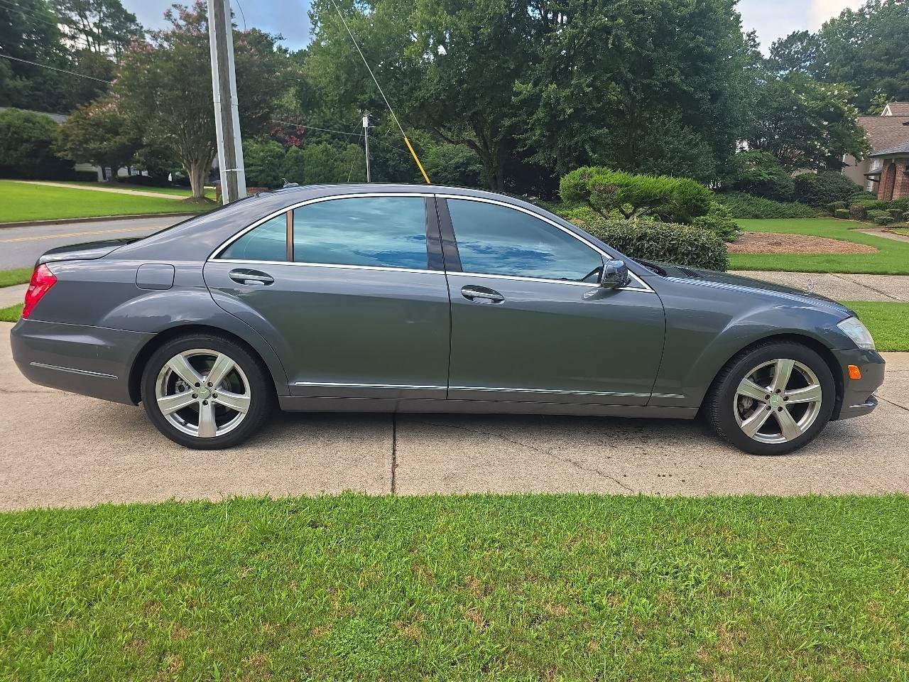 Used 2011 Mercedes-Benz S 550 4MATIC w/ Premium 2 Pkg image 6