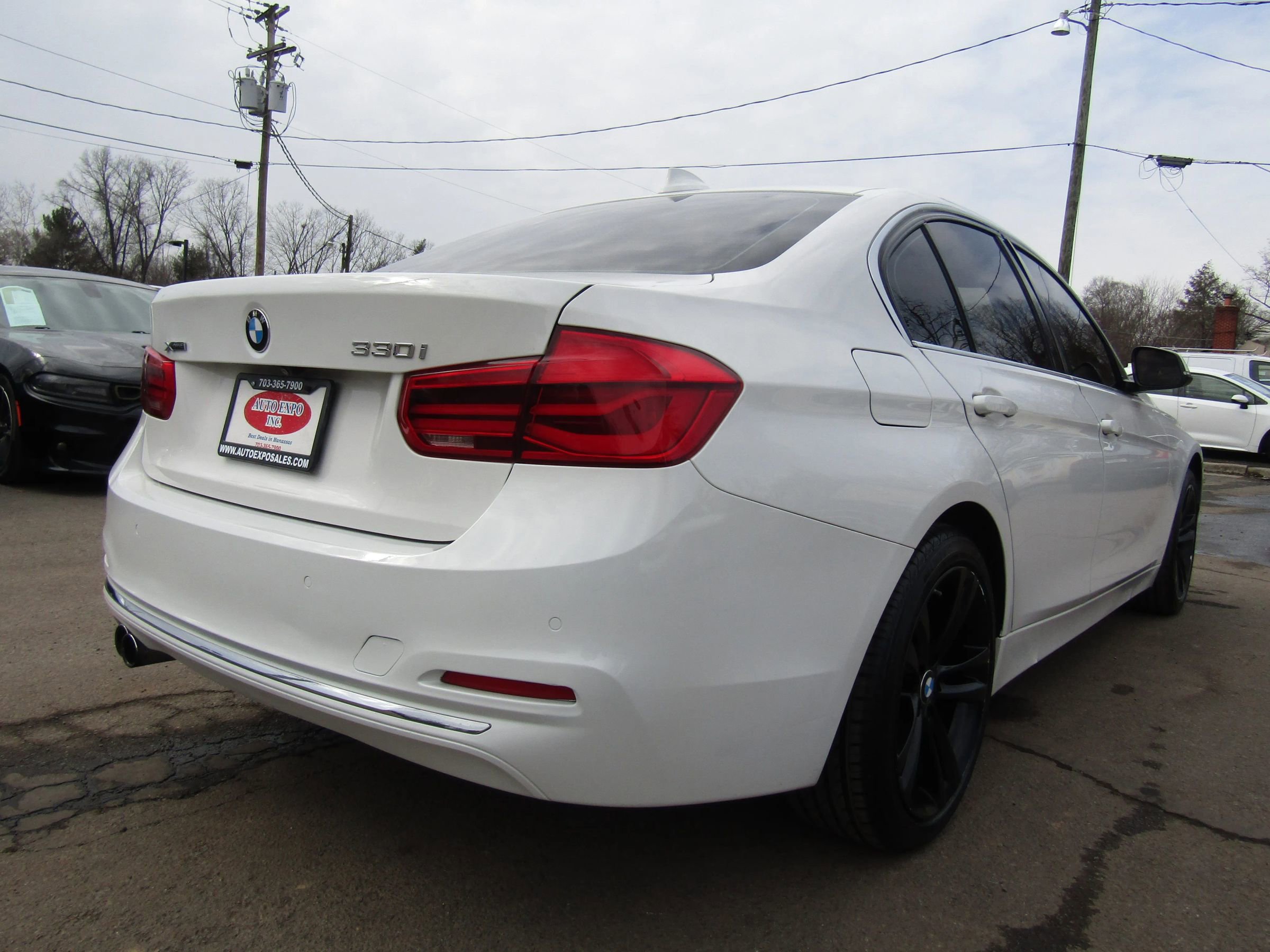 Used 2018 BMW 330i xDrive Sedan w/ Premium Package image 8